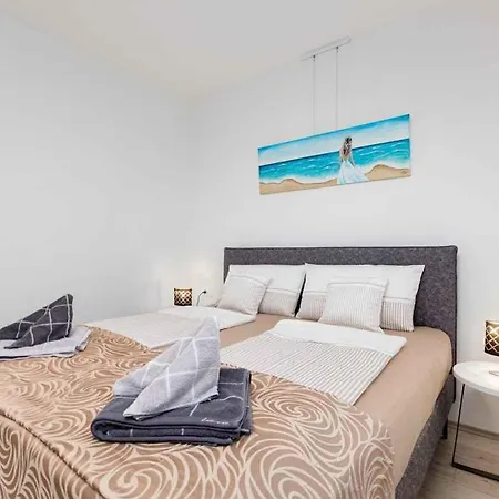 In - Insel Krk 53314 مالينسكا